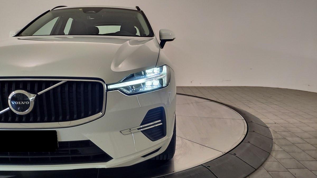 VOLVO Xc60 B4 Mild Hybrid (D) Awd Geartronic Momentum Pro