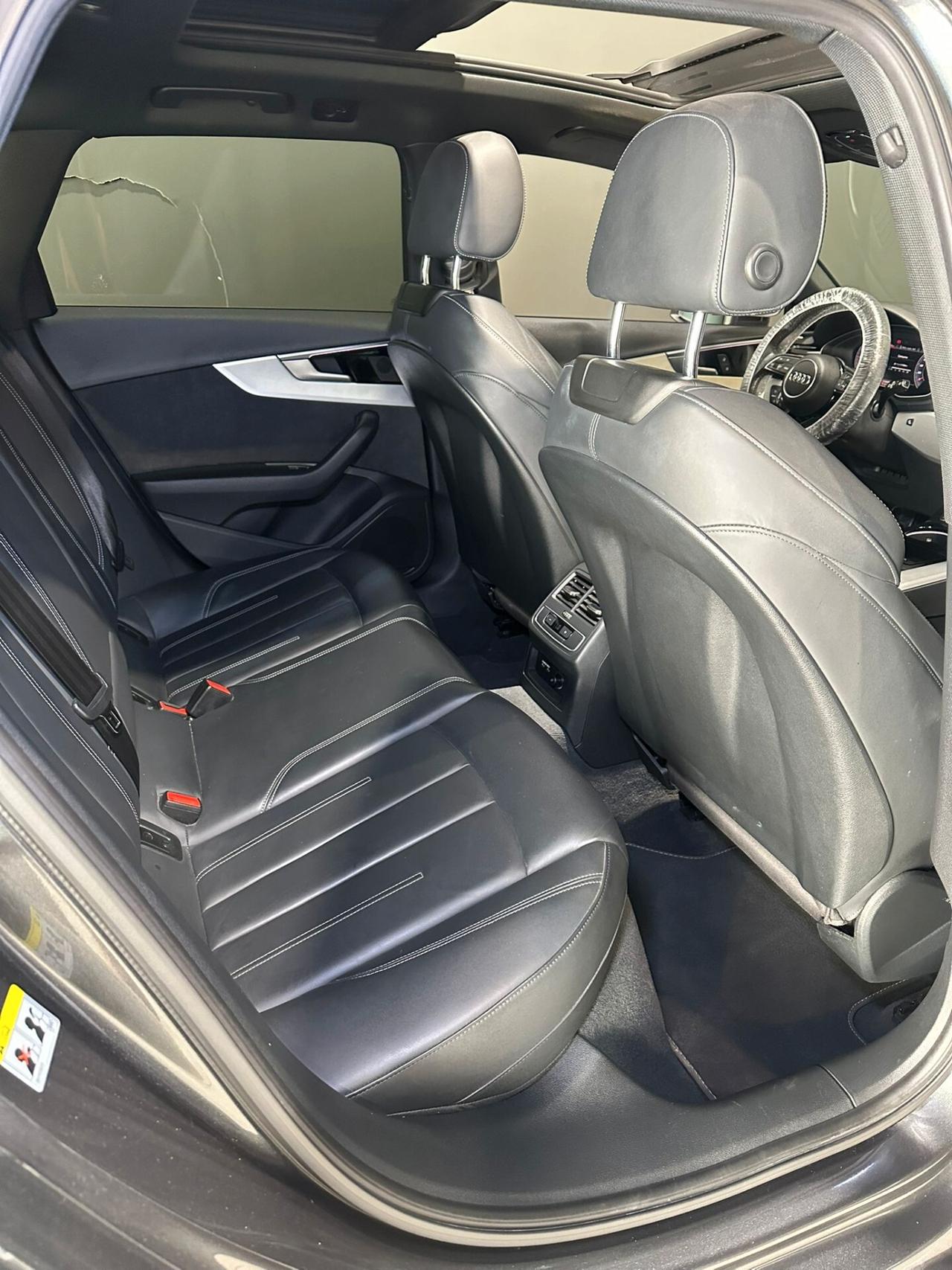 Audi A4 40 TDI quattro S tronic S line edition