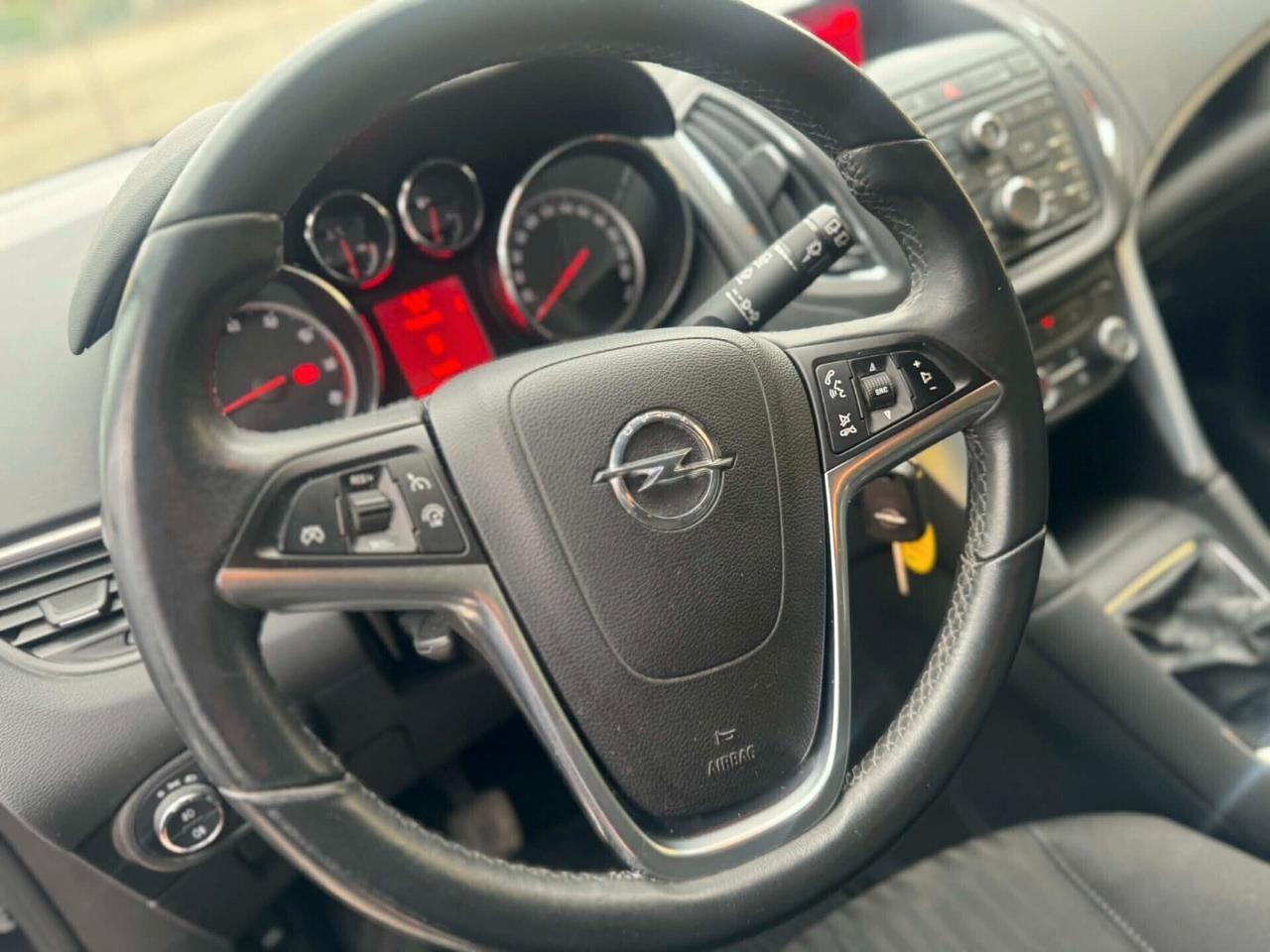 Opel Zafira Anno 2013 1.6 Benz/Metano 7 POSTI REVISIONATA