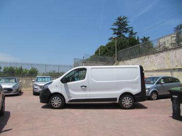 NISSAN NV300