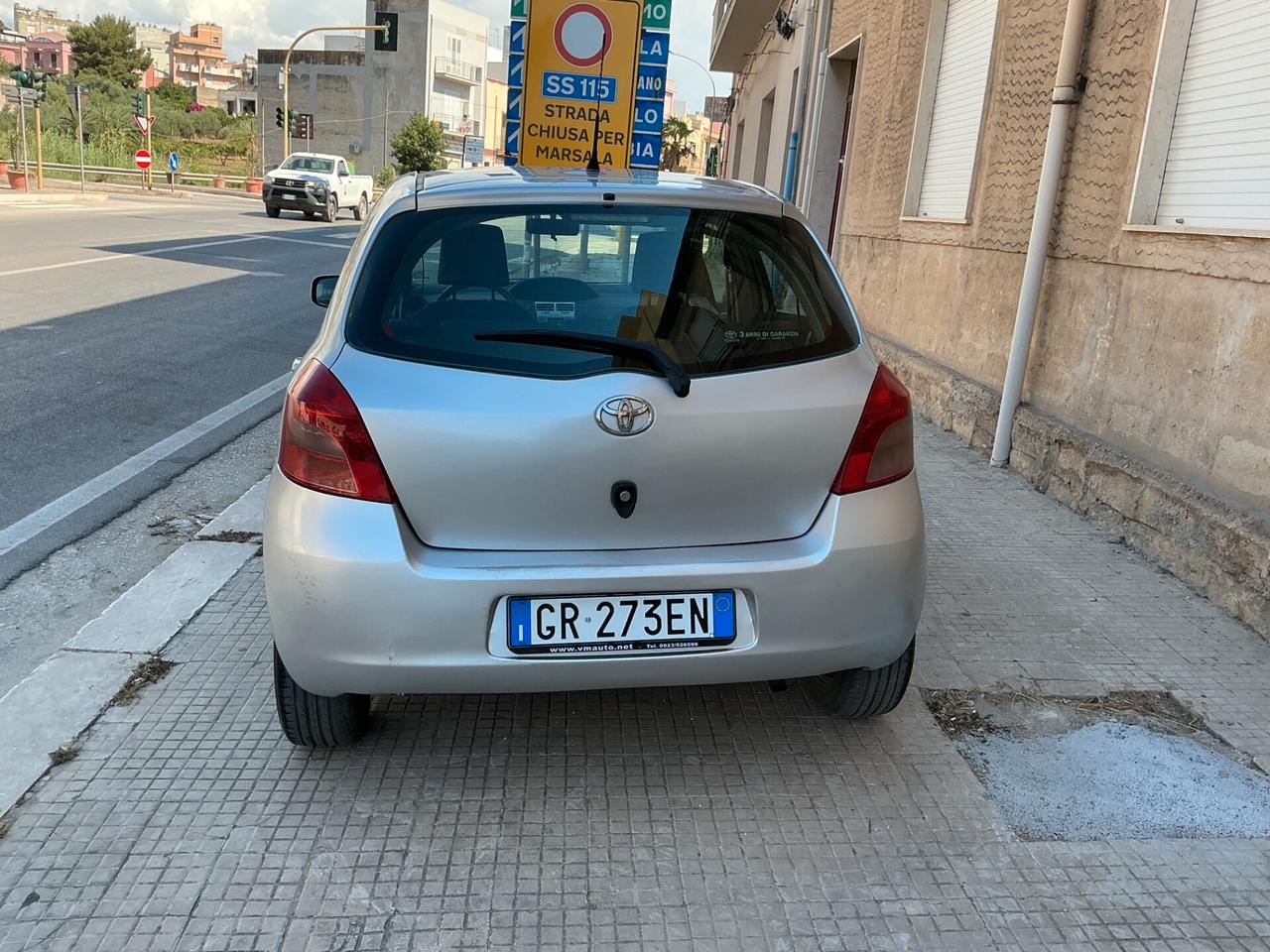 Toyota Yaris 1.0 5 porte Sol