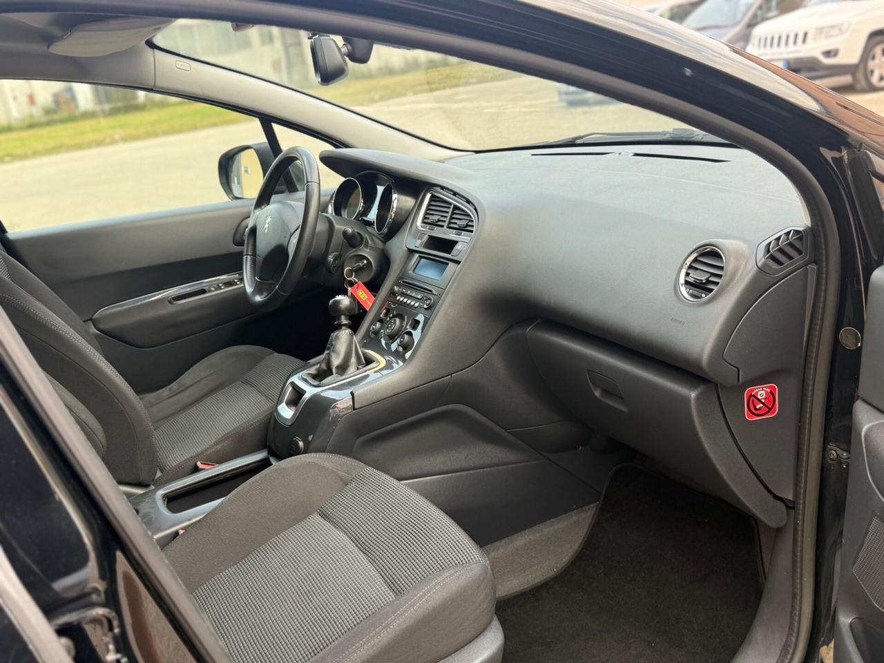 Peugeot 5008 1.6 HDi 112CV 7 posti 2013