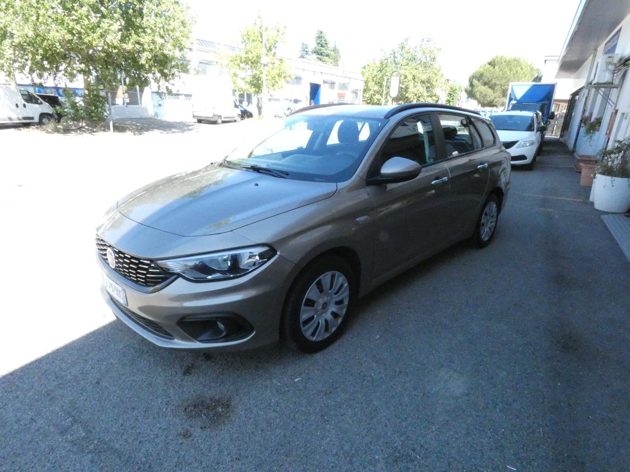 FIAT Tipo (2015-->) Tipo 1.6 Mjt S&S SW Easy Bu...
