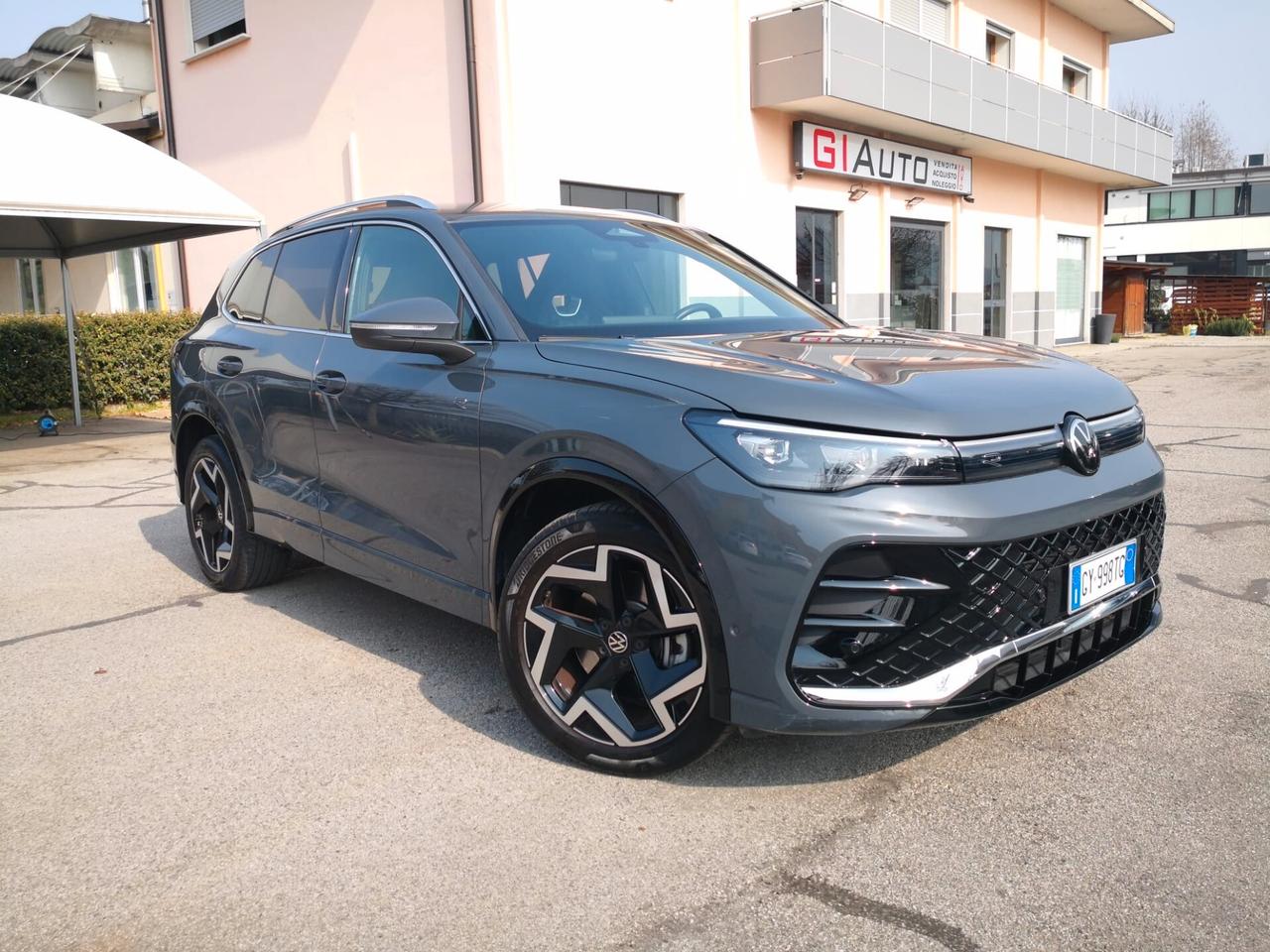 Volkswagen Tiguan 2.0 TDI 150 CV DSG R-Line ***TELECAMERA***