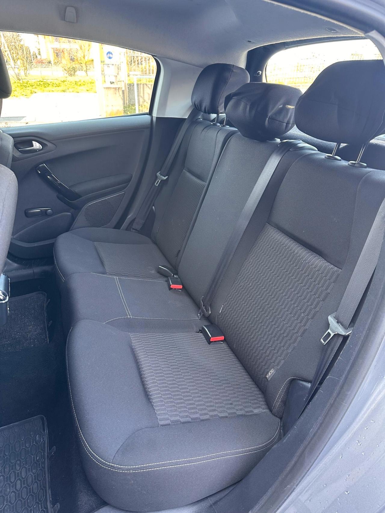 Peugeot 208 PureTech 82 5 porte Allure