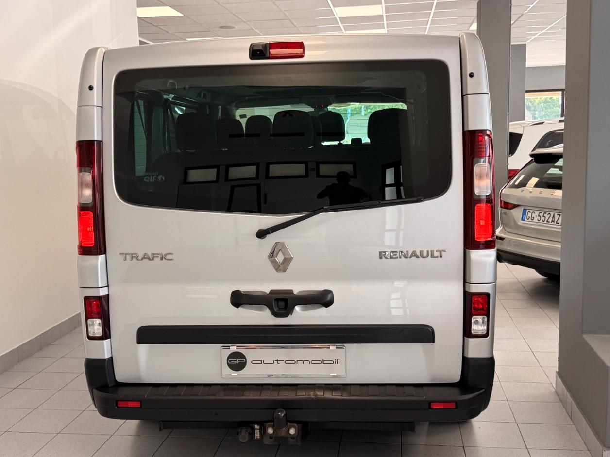 Renault Trafic 2.0 dci 9 Posti + Gancio