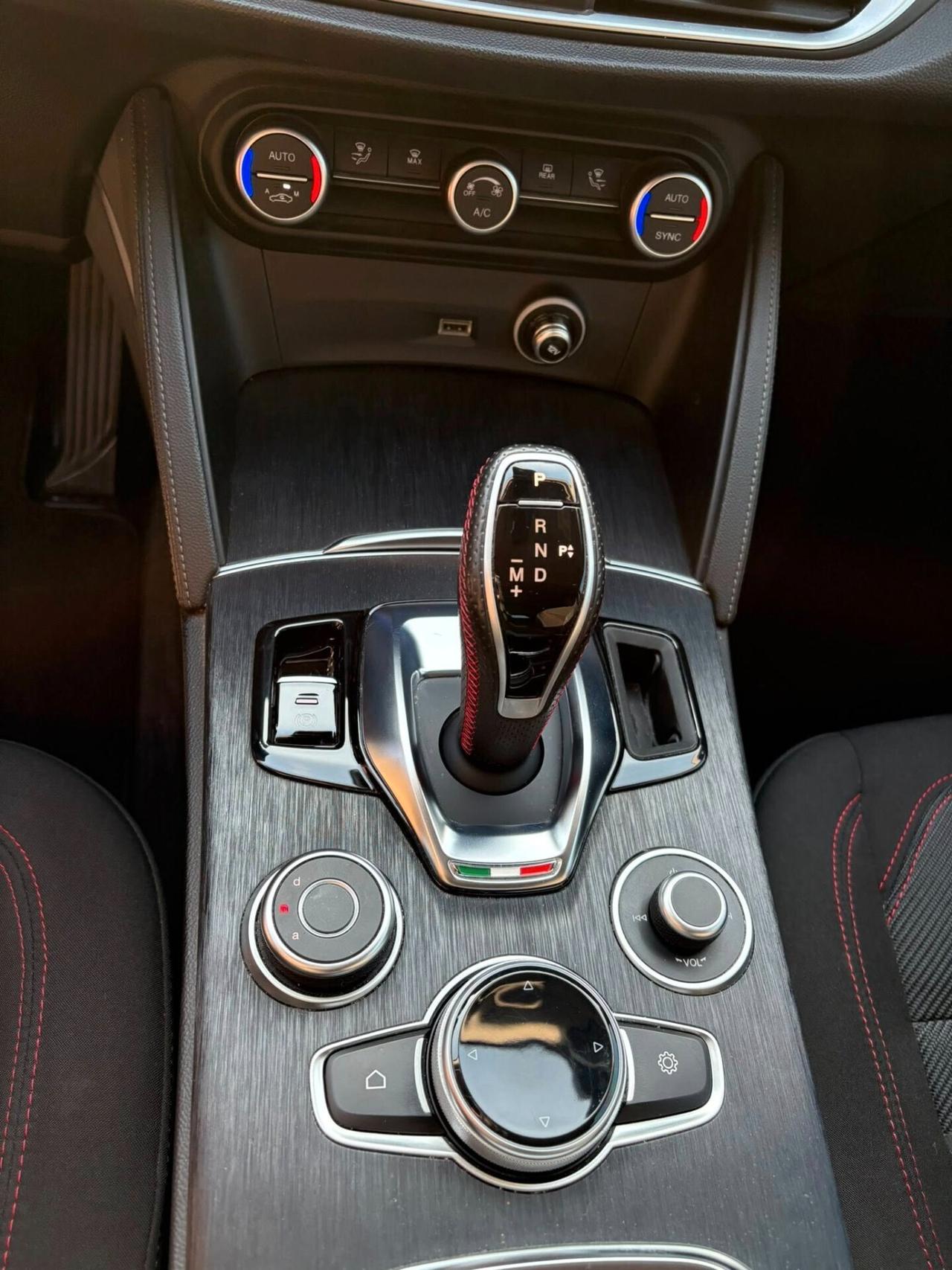 Alfa Romeo Stelvio 2.2 Turbodiesel 190 CV AT8 Q4 Business