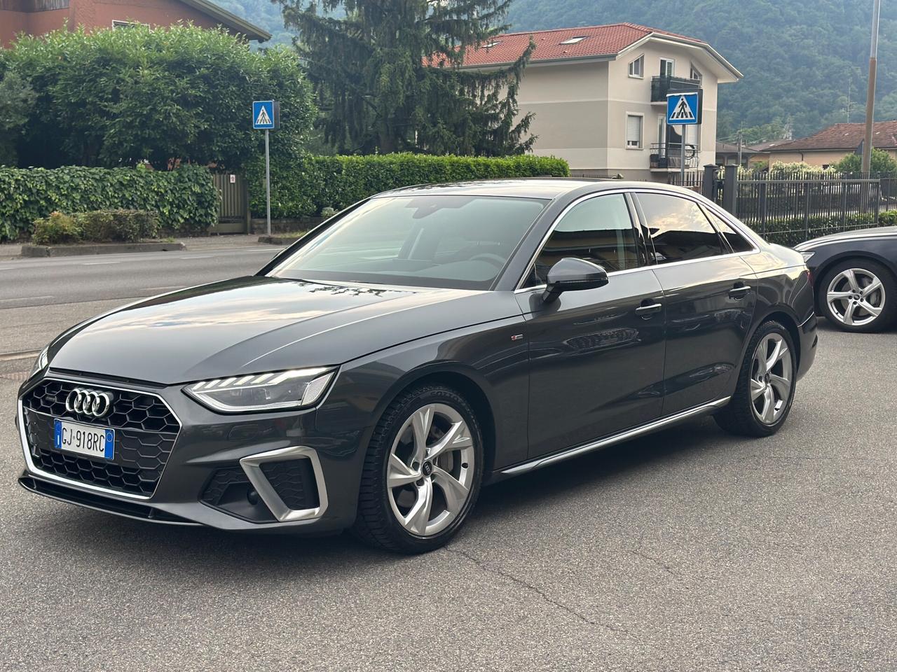 Audi A4 40 TDI S tronic S line edition