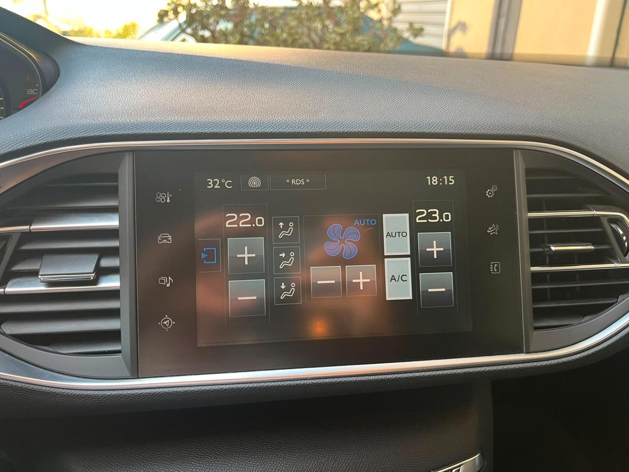 Peugeot 308 1.6 HDi 100cv Buisness