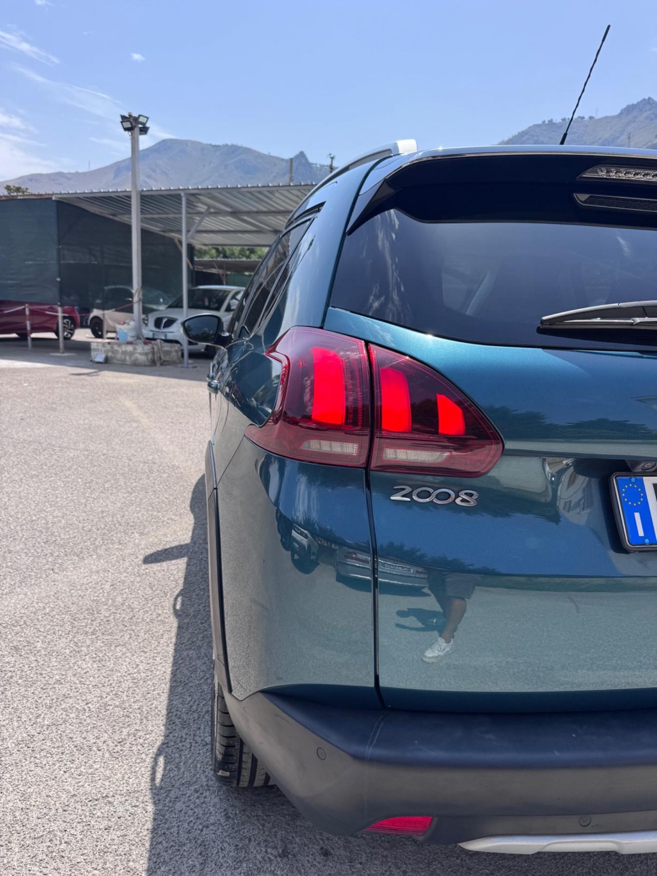 Peugeot 2008 BlueHDi 100 Allure