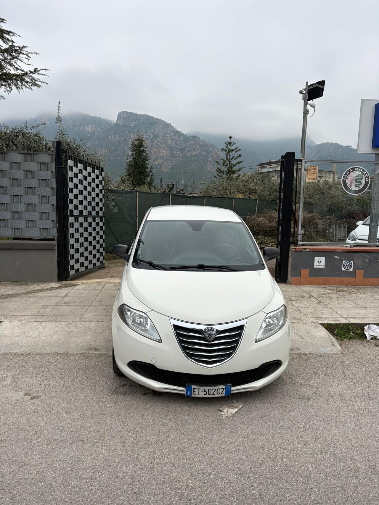 Lancia y 1.2 benzina