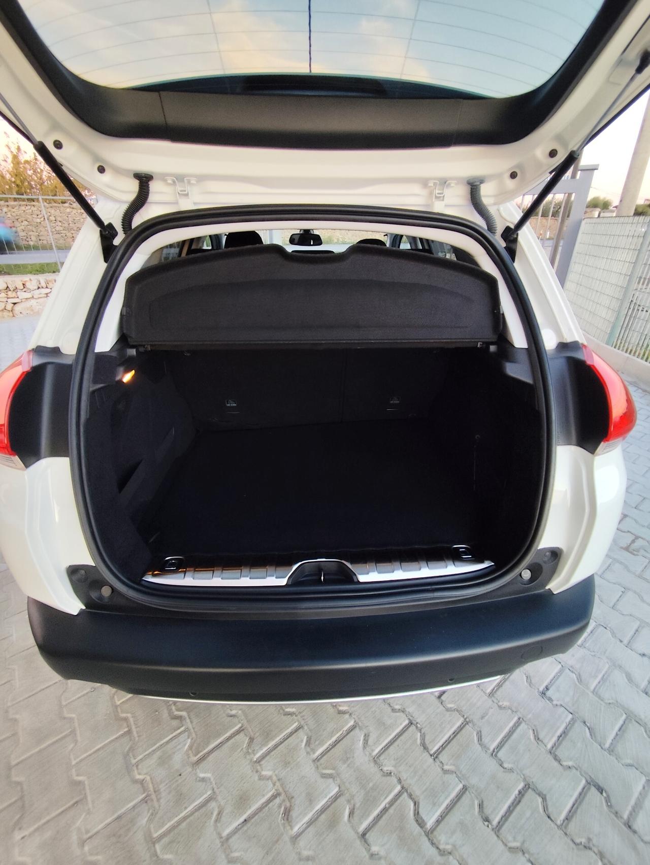 Peugeot 2008 BlueHDi 100 Allure