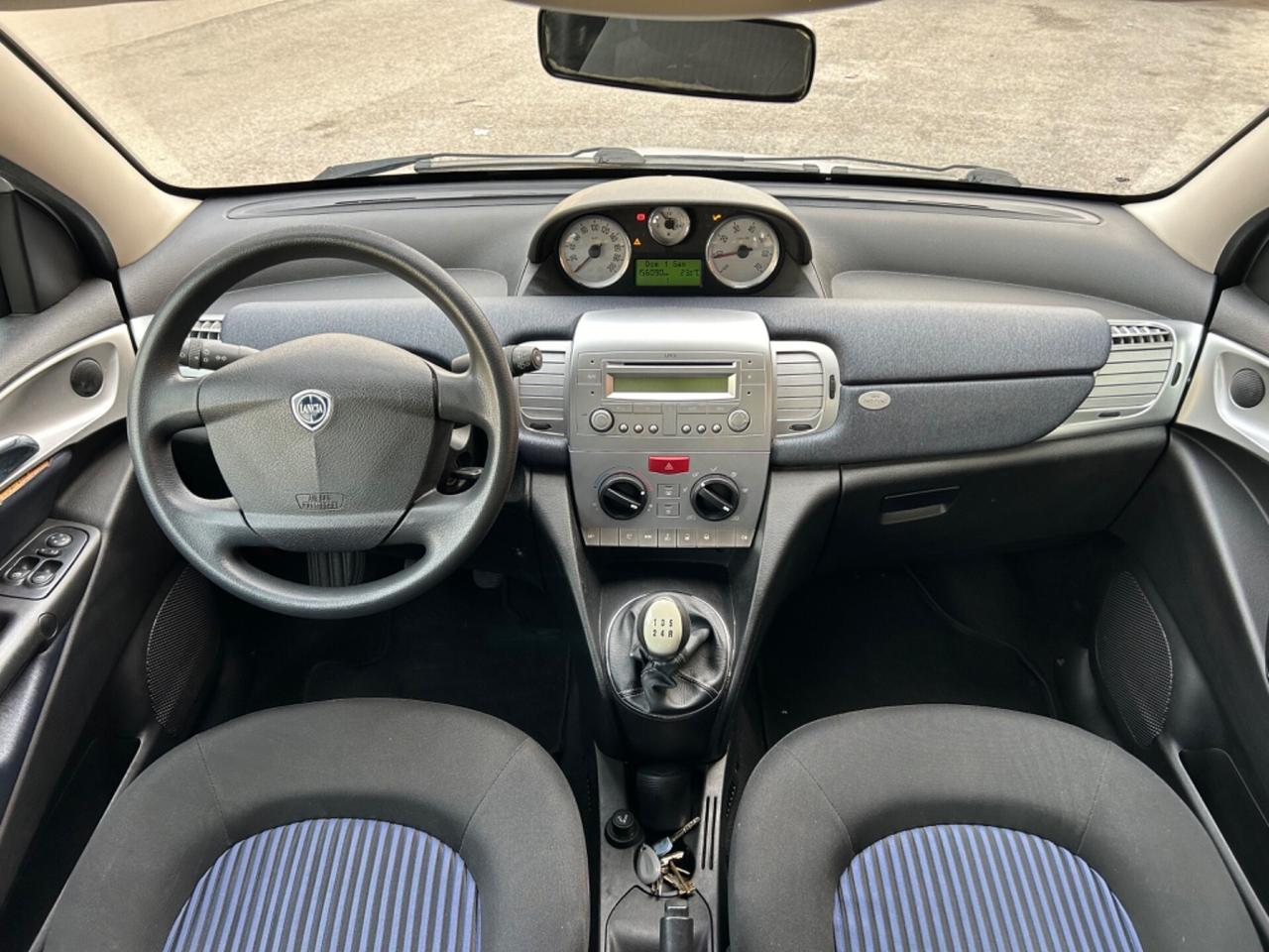 Lancia Ypsilon 1.3 MJT 75 CV Platino