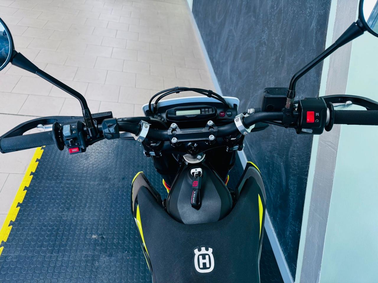 Husqvarna 701 Supermoto