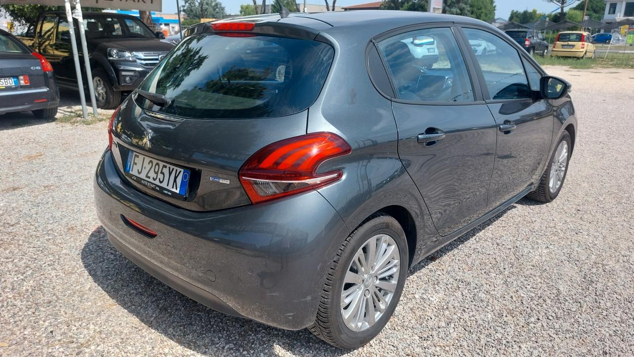 Peugeot 208 PureTech 82 5 porte Allure
