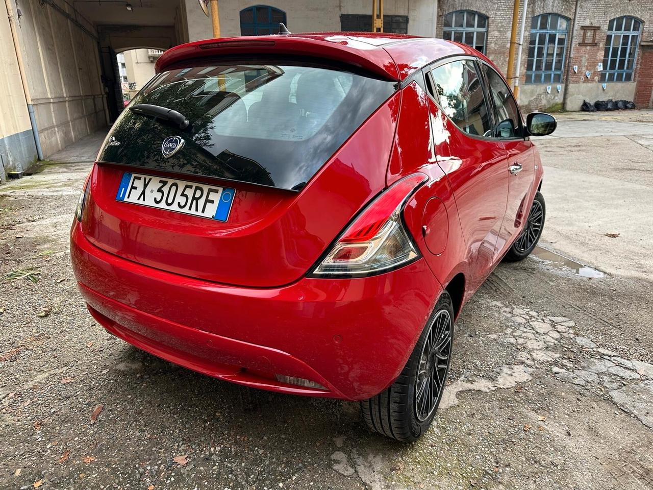 Lancia Ypsilon 1.2 69 CV 5 porte S&S Gold 18000 KM !!!!!