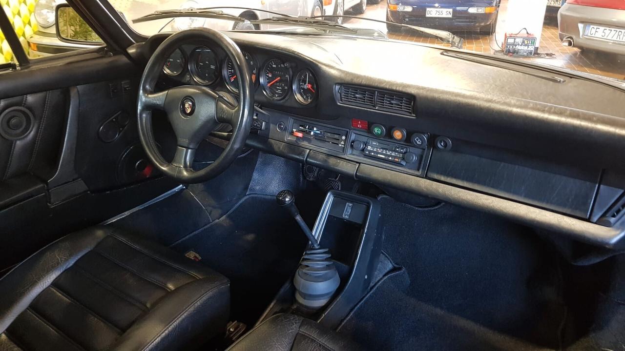 Porsche 911 993 Carrera 2 Book service Italia Asi Oro