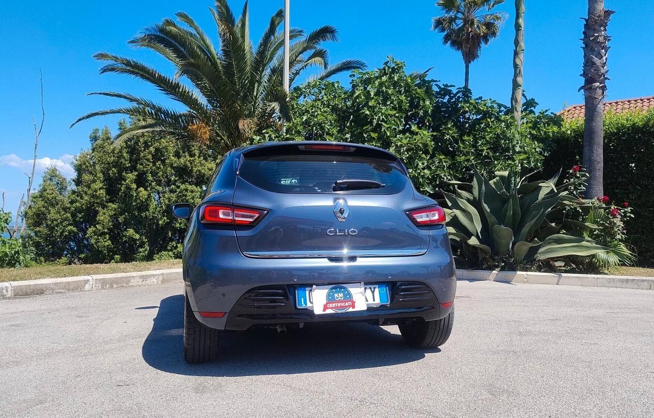 Renault Clio dCi 8V 90 CV 5 porte Moschino Intens