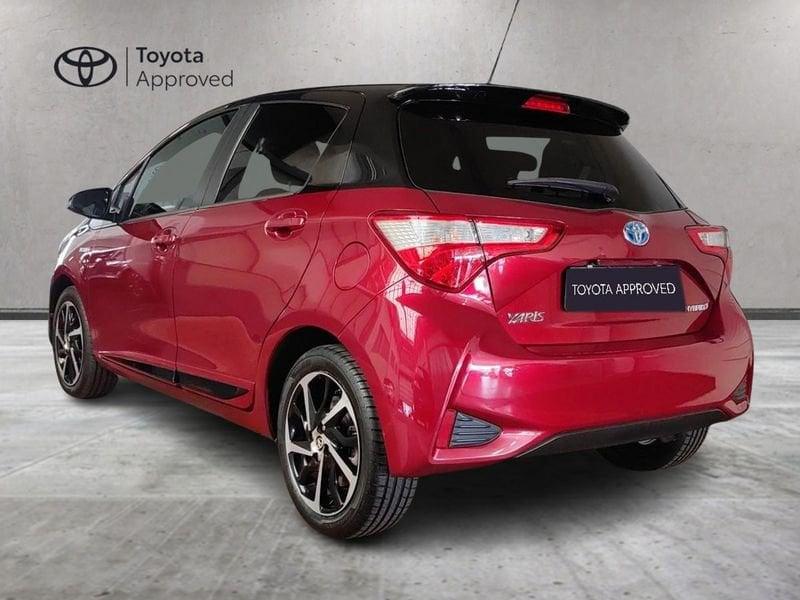 Toyota Yaris 1.5 Hybrid 5 porte Lounge Red/Black AREA C FREE