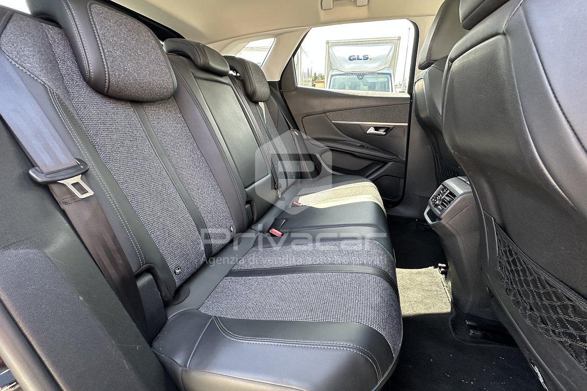 PEUGEOT 3008 BlueHDi 130 S&S EAT8 Allure