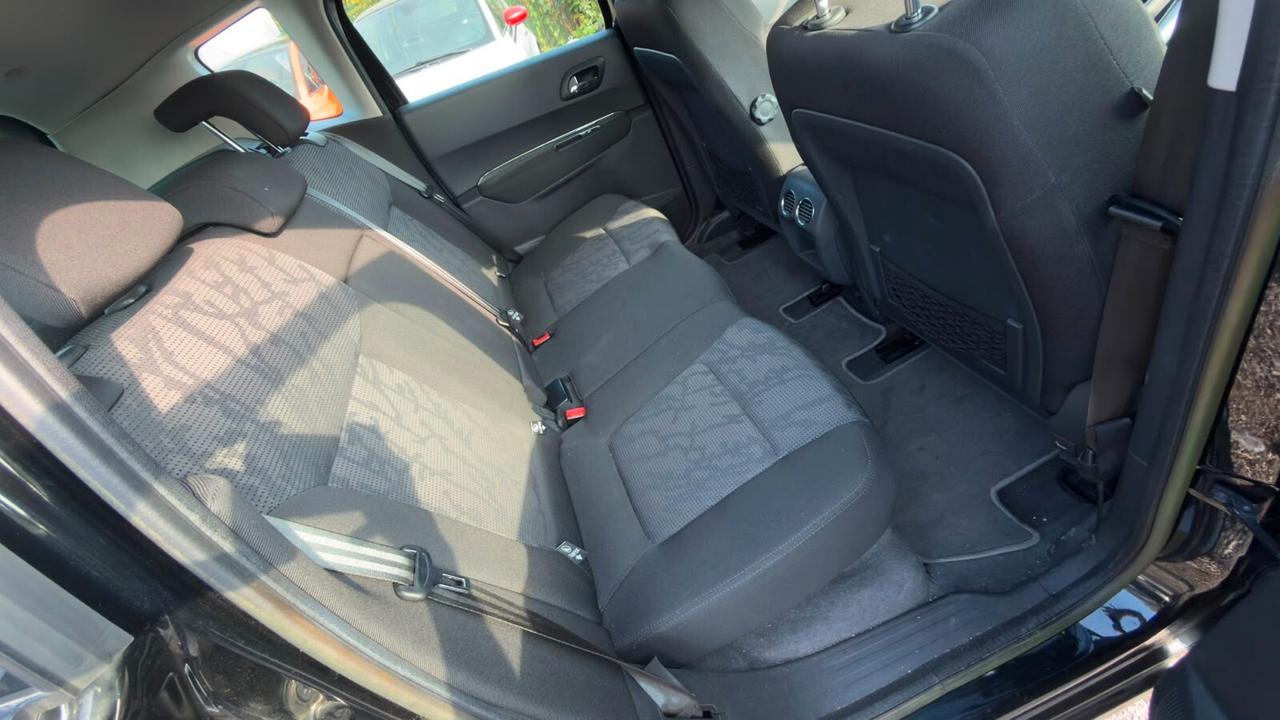 Peugeot 3008 1.6 e-HDi 112CV cambio robotizzato Stop&Start Allure