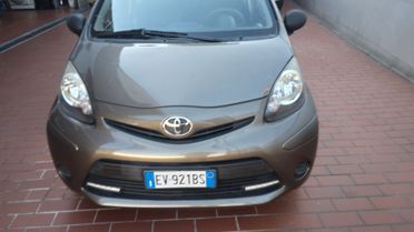 Toyota Aygo 1.0 VVT-i 69 CV 3 porte x-clusiv MMT