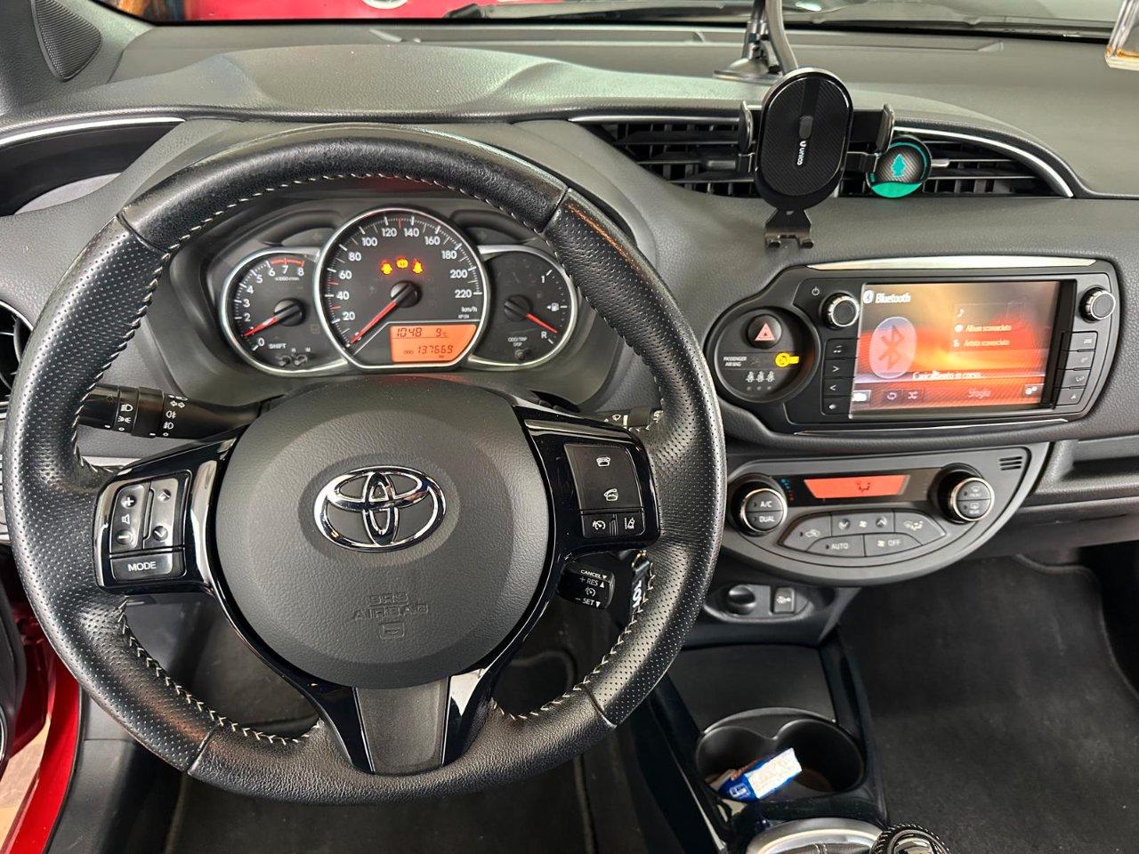 Toyota Yaris 5 Porte Yaris 5p 1.0 Trend Red Edition