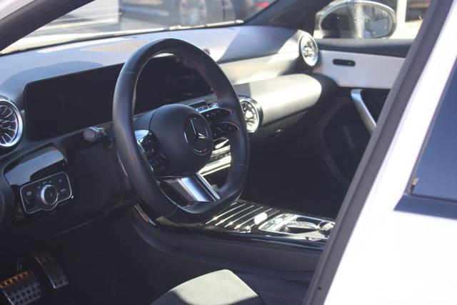 MERCEDES-BENZ A 180 d Automatic AMG Line Premium