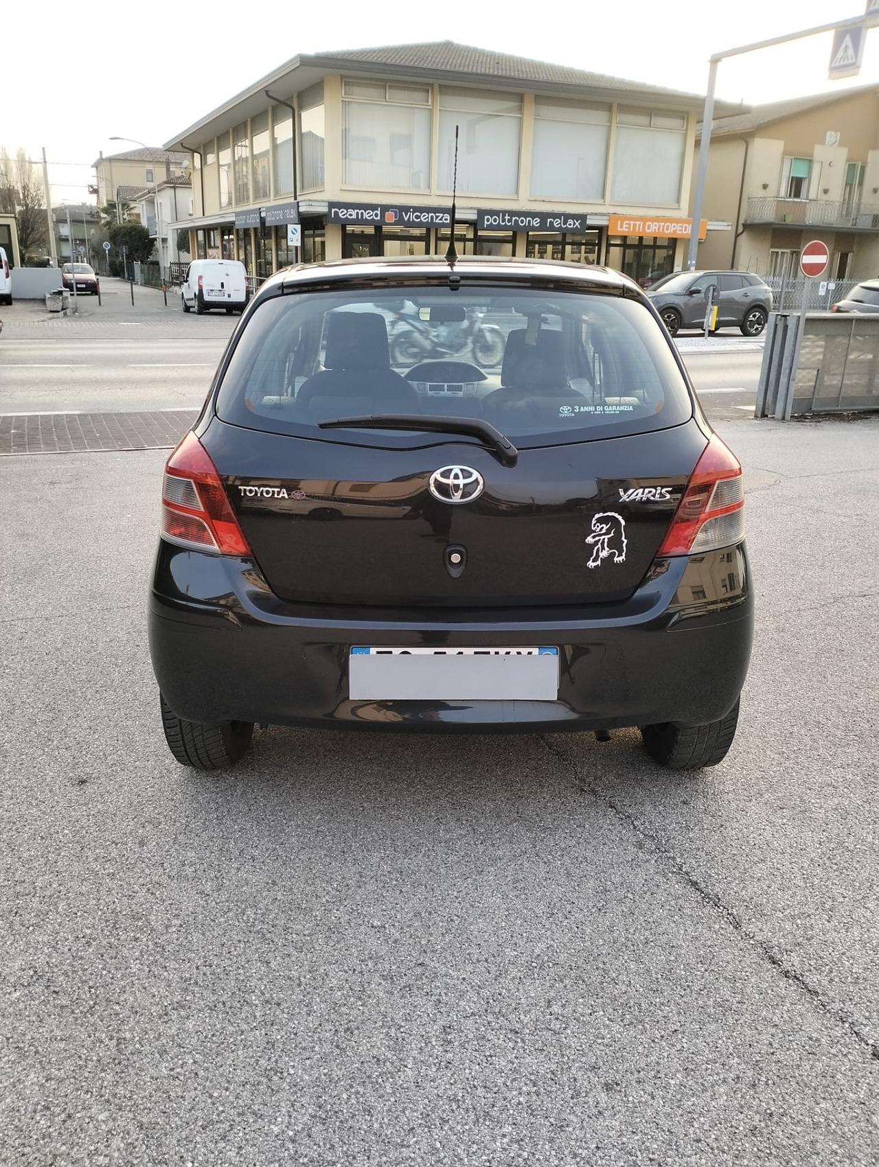 Toyota Yaris 1.0 5 porte Sol