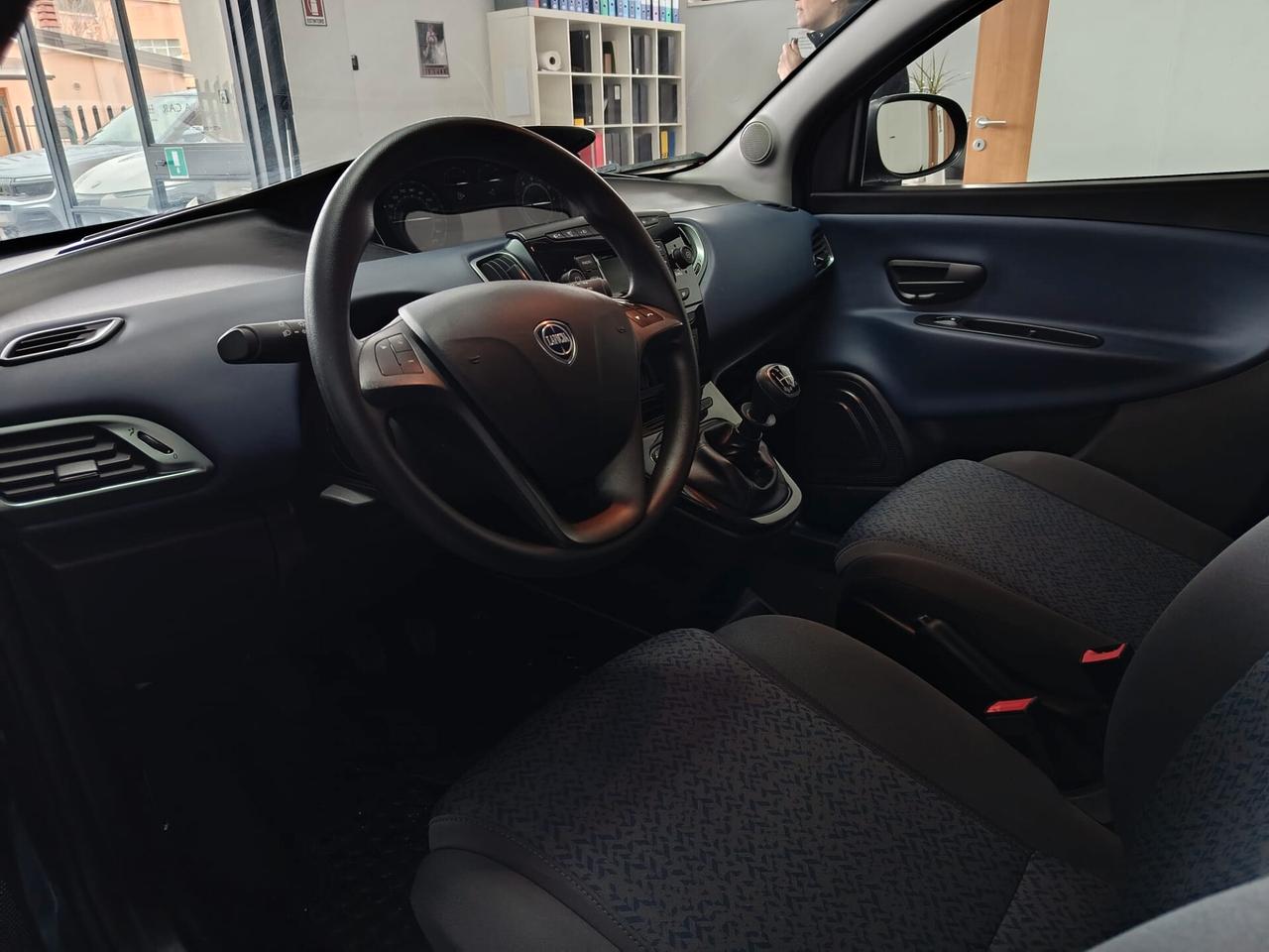 Lancia Ypsilon 1.0 FireFly 5 porte S&S Hybrid Gold