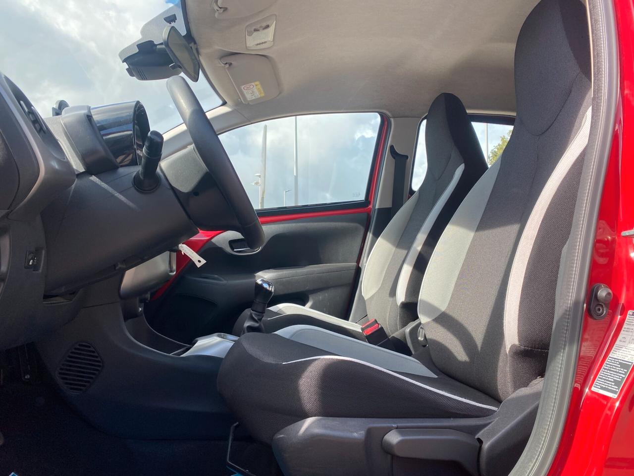 TOYOTA - Aygo - 1.0 VVT-i 69 CV x-play - UNIPRO. -