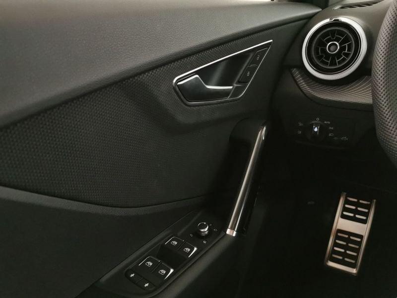 Audi Q2 30 2.0 tdi Identity Black