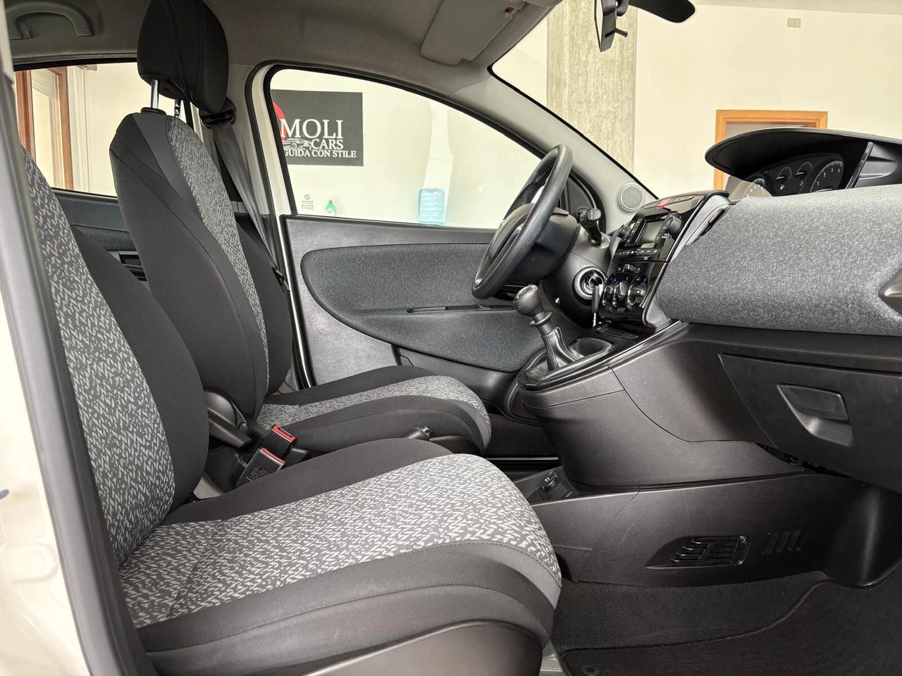 Lancia Ypsilon LANCIA YPSILON 1.2 69CV 5 PORTE - ELEFANTINO BLU