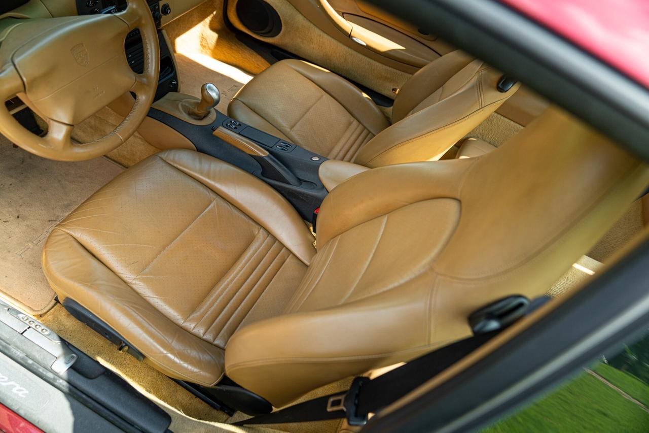 Porsche 996 (911) CARRERA - POR00269