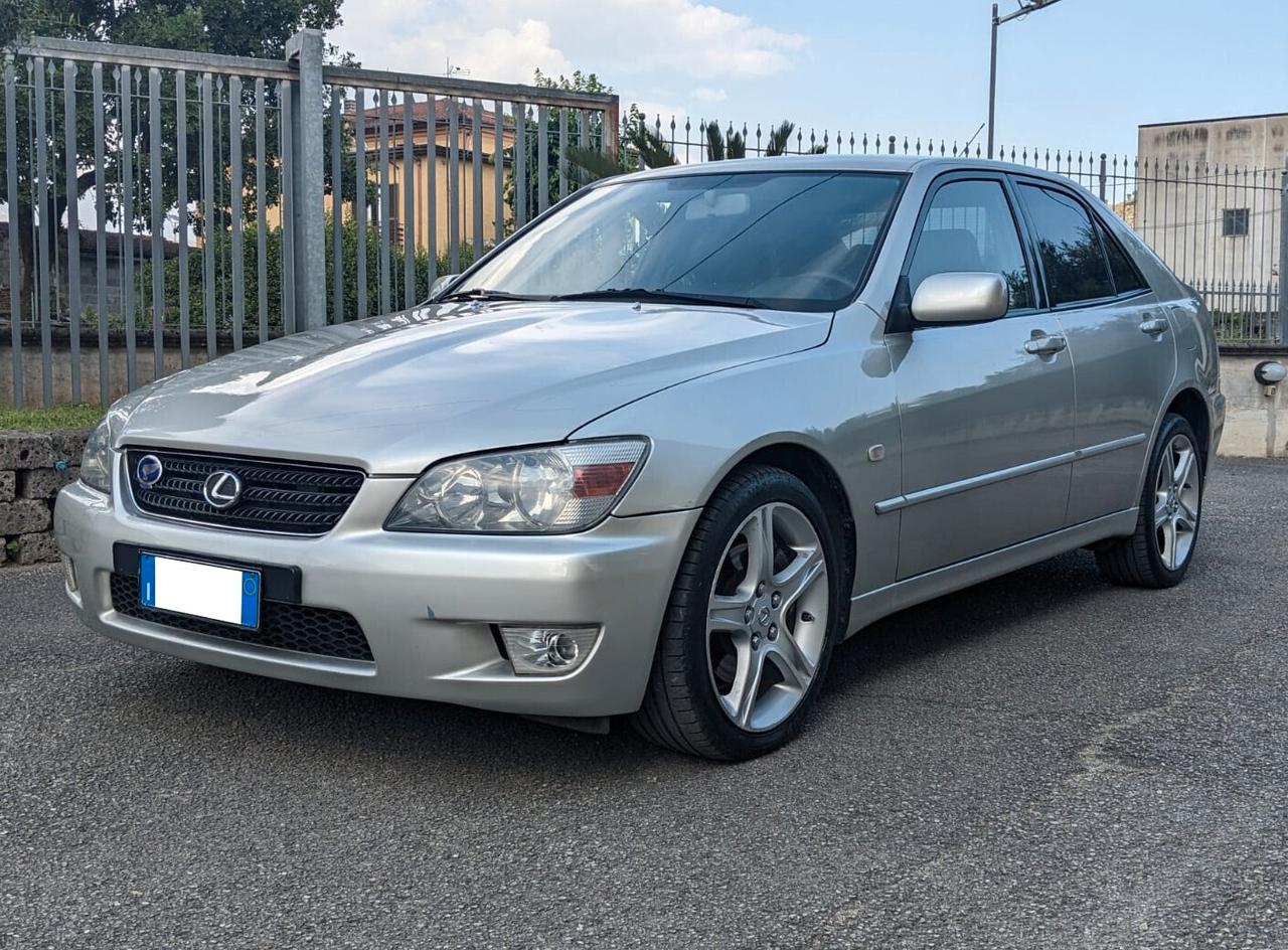Lexus IS 200 2.0 Silver auto