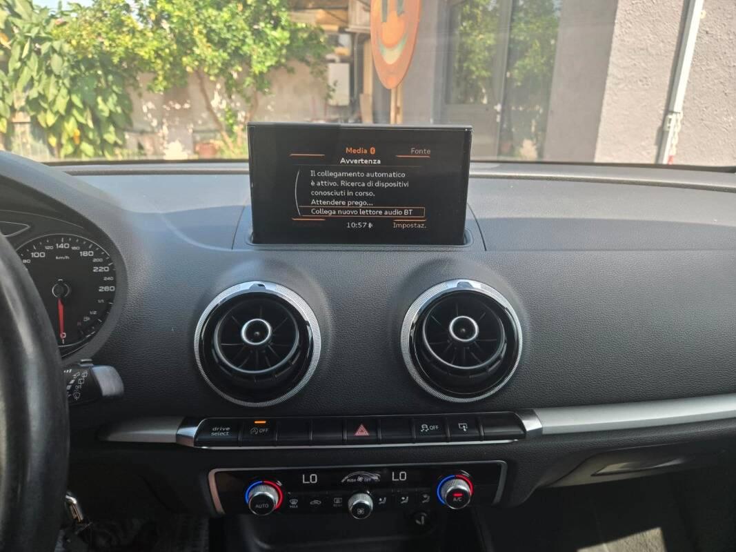 Audi A3 1.6 tdi Business 110cv s-tronic E6