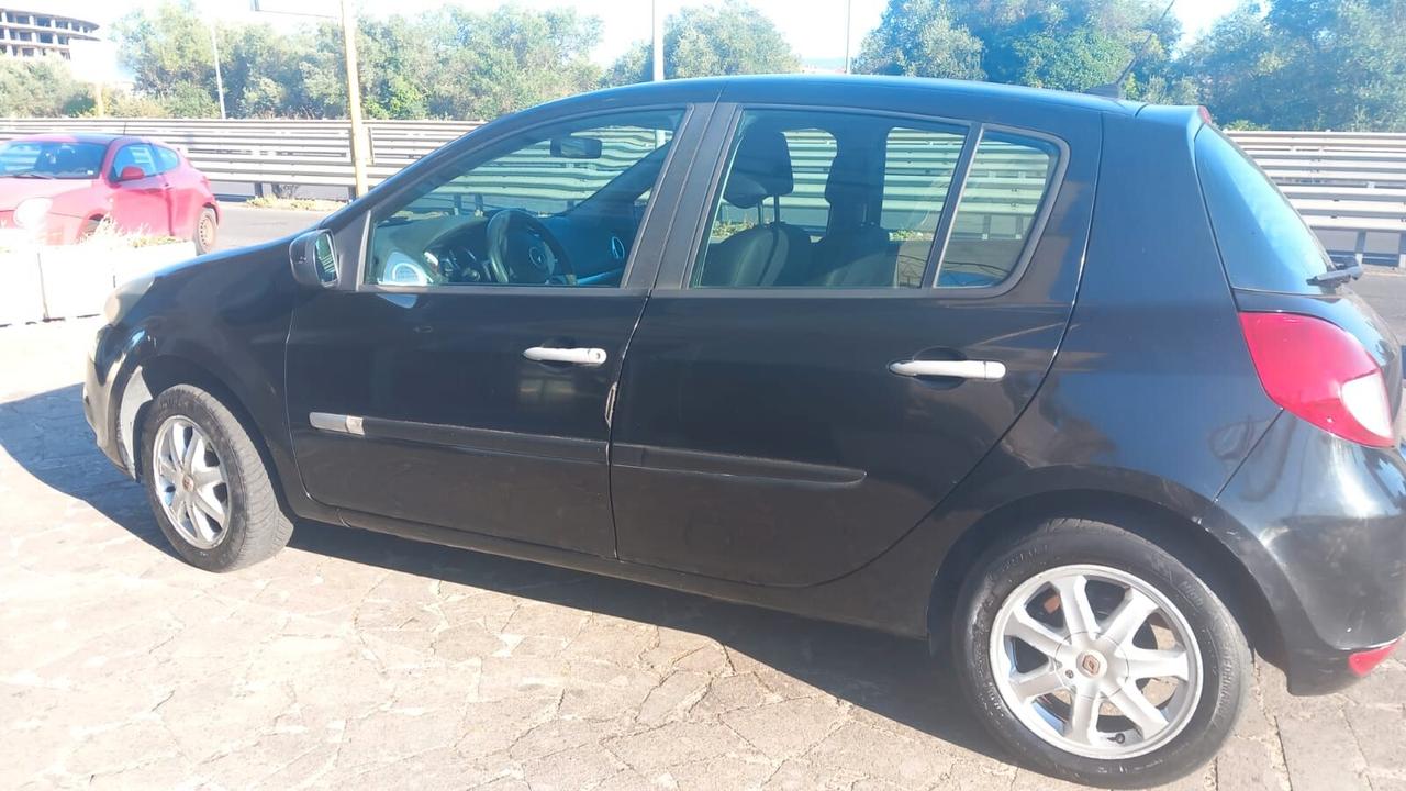 Renault Clio 1.2 16V 5 porte Dynamique