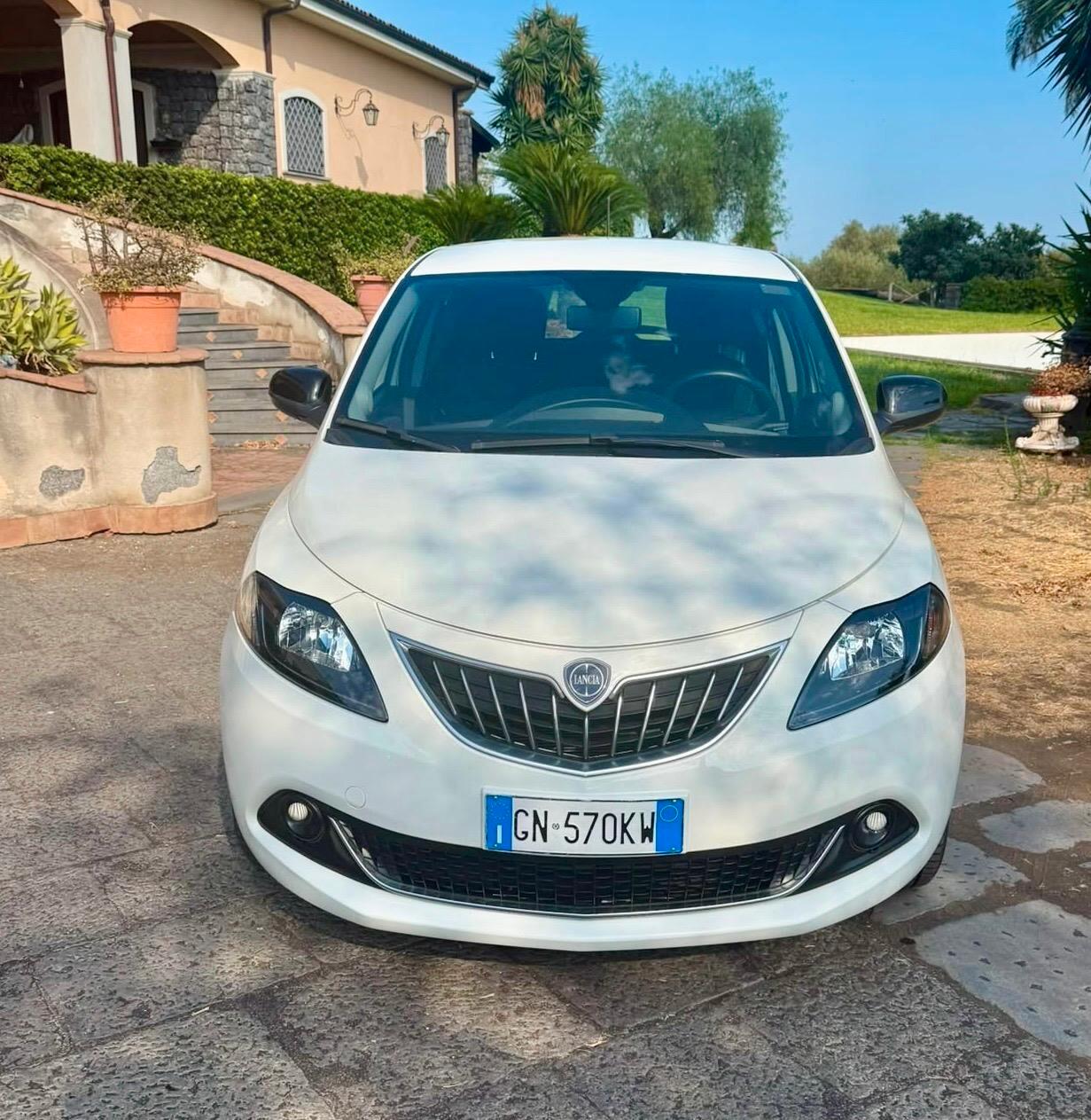 Lancia Ypsilon 1.0 FireFly 5 porte S&S Hybrid Alberta Ferretti