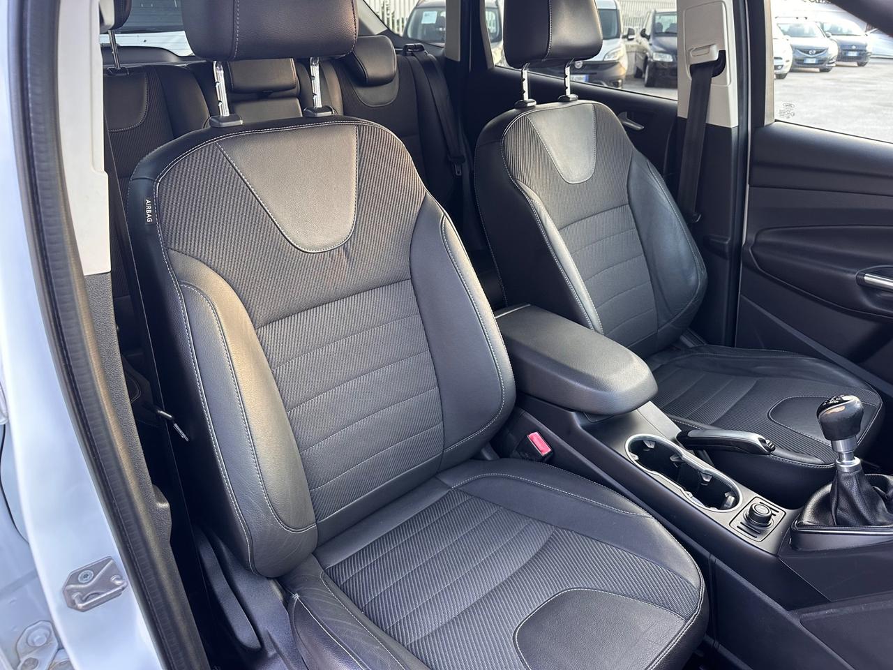 Ford Kuga 2015 2.0 TDCI 150 CV S&S 4WD Titanium
