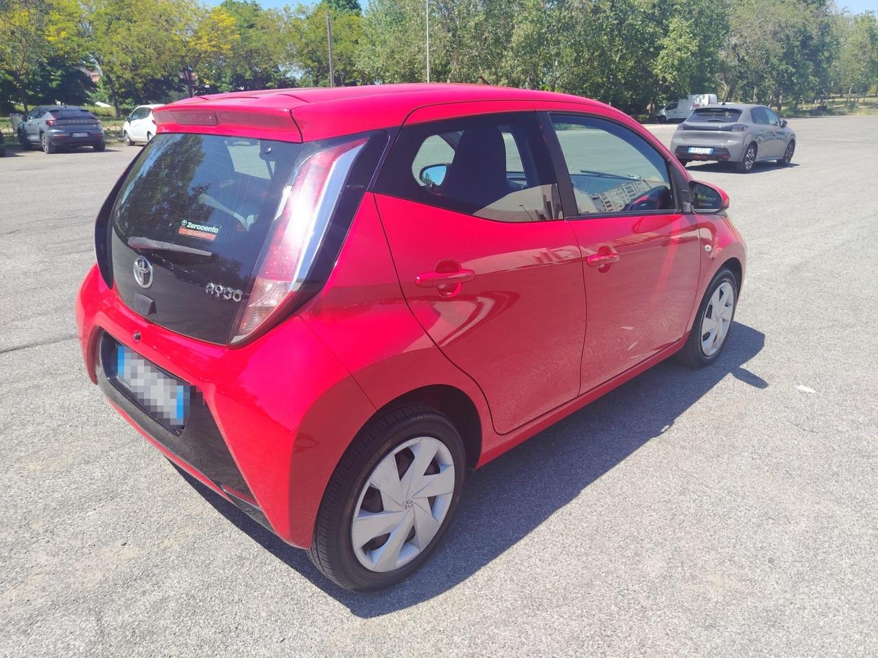 Toyota Aygo 1.0 VVT-i 69 CV 5 porte x-play