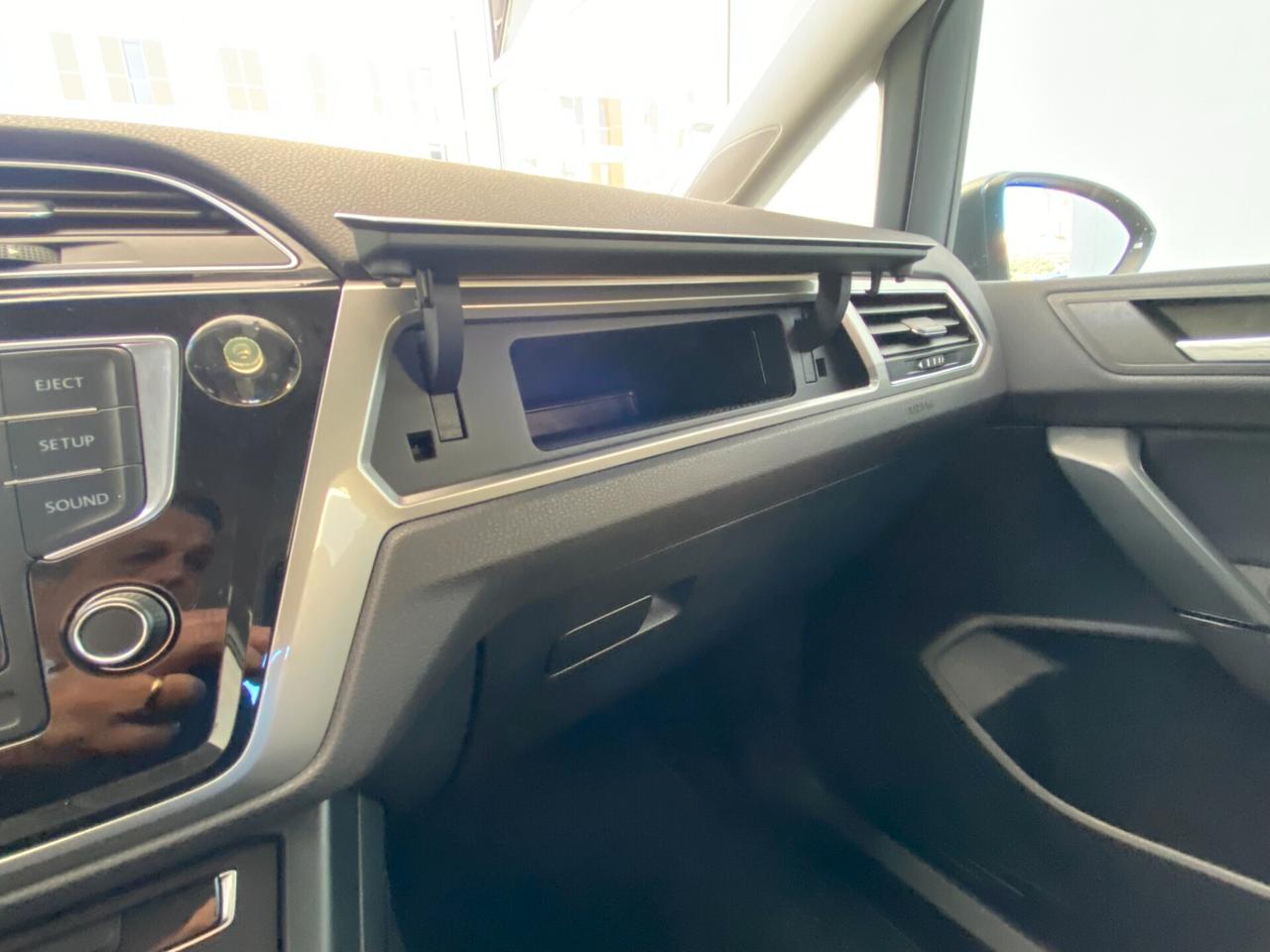 VOLKSWAGEN TOURAN 1.6 TDI COMFORTLINE 7 POSTI