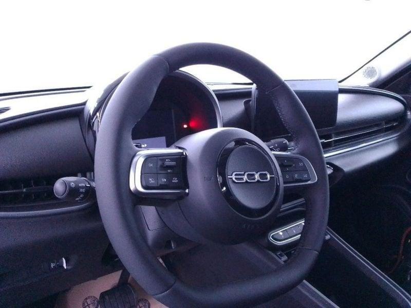 FIAT 600 1.2 hybrid Business 110cv auto
