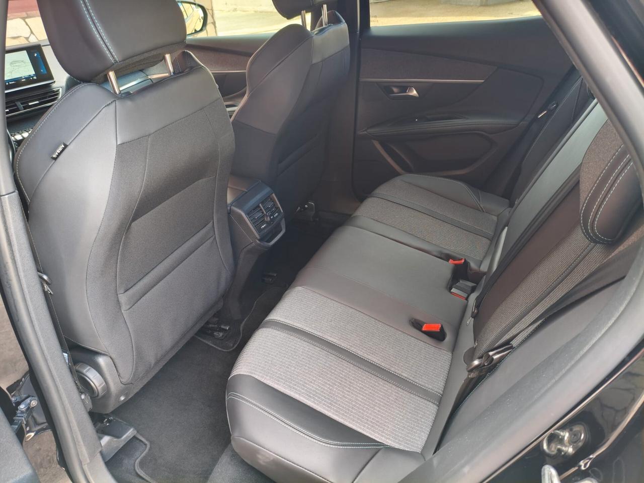Peugeot 3008 BlueHDi 130 S&S EAT8 Allure Pack