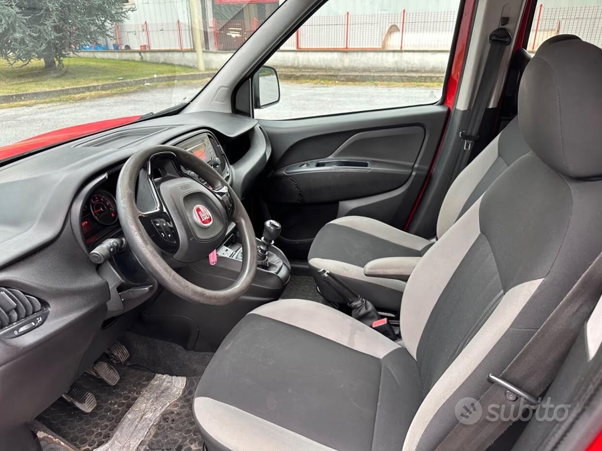 Fiat doblò 1.6 jtd 105cv lounge maxi doppia porta laterale anno 2018