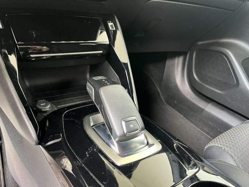 Peugeot 2008 BlueHDi 130 EAT8 GT Line S&S aut. Tua 239,00 al mese