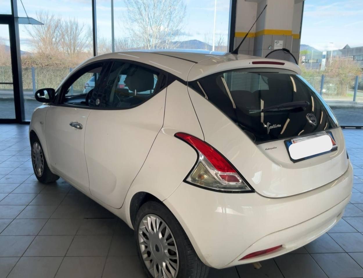 Lancia Ypsilon 1.2 69 CV 5 porte GPL Ecochic Gold - 2016