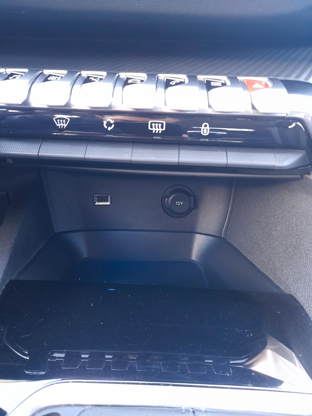 Peugeot 3008 BlueHDi 130 CAMBIO MANUALE ANNO 2022