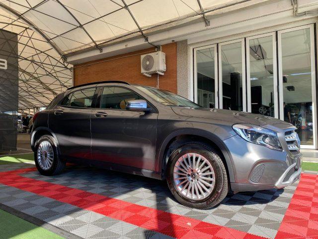 MERCEDES-BENZ GLA 200 d Business * AUTOMATICA *