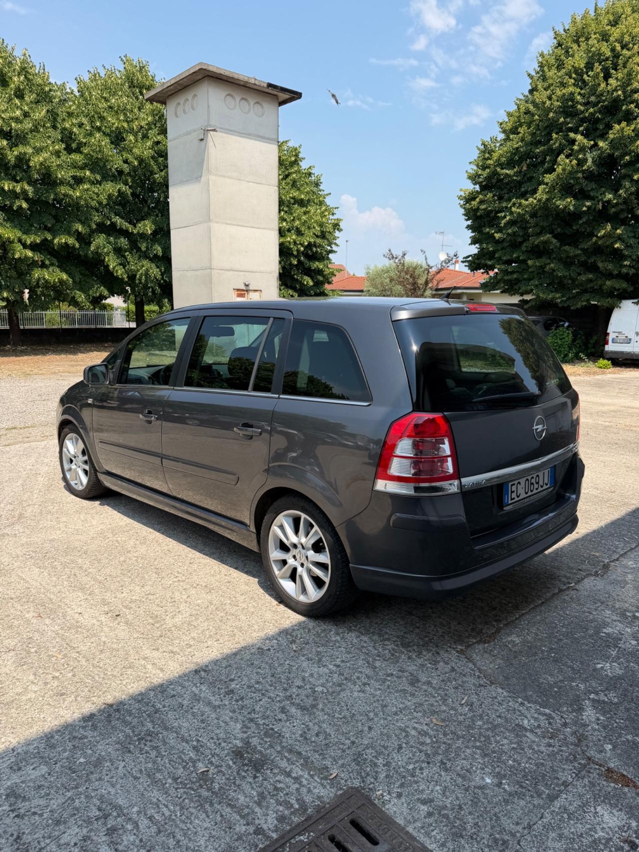 Opel Zafira 1.9 16V CDTI 150CV aut. Cosmo