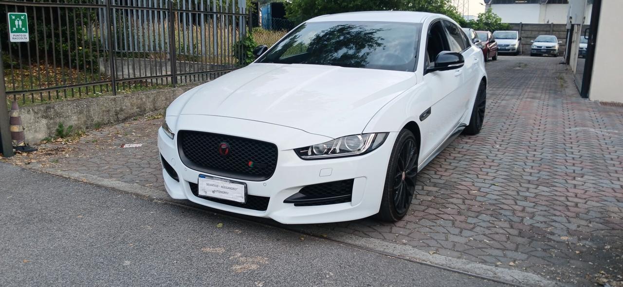 Jaguar XF 2.0 D 180 cv automatica look sportivo